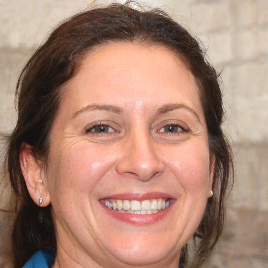 Portrait de Sophie Martin, experte en épargne et investissement